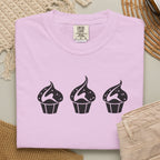 thee cupcakes CC1717 T-shirt